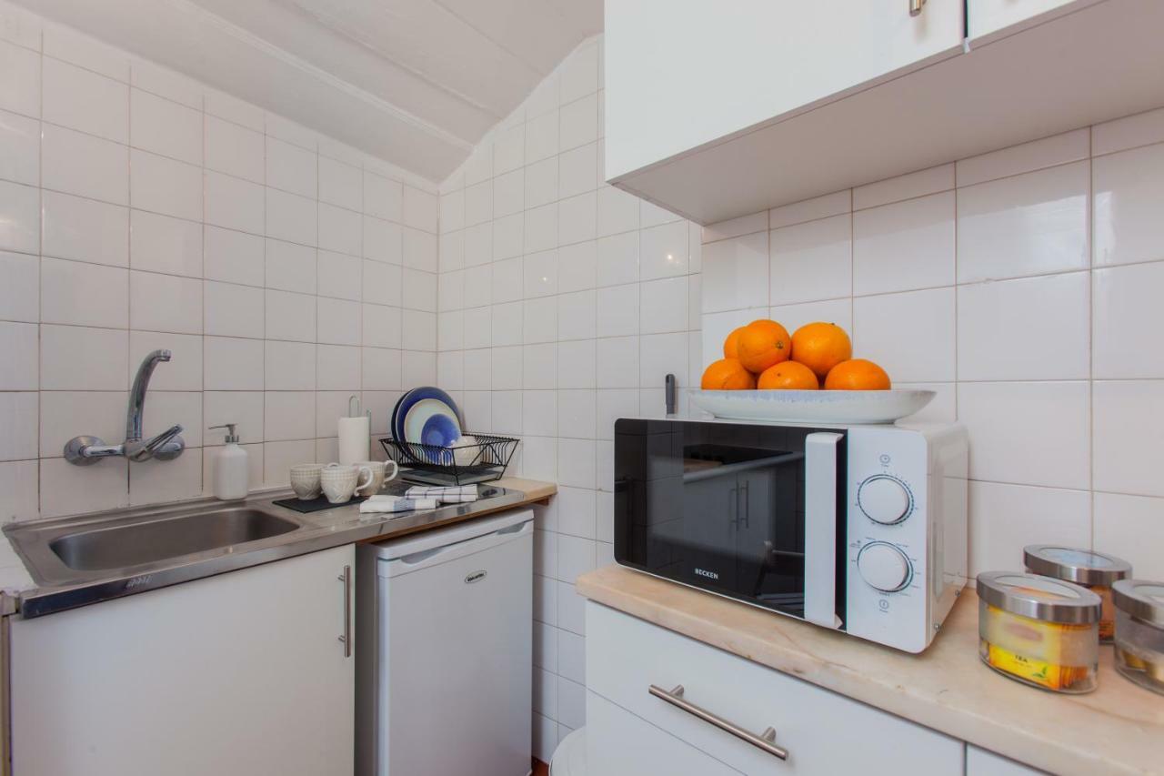 Apartment Alfama Sunny & Typical Apartment, By Timecooler *