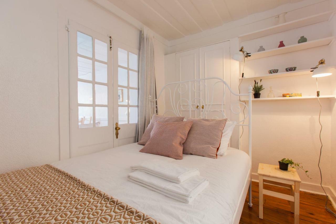 Apartment Alfama Sunny & Typical Apartment, By Timecooler